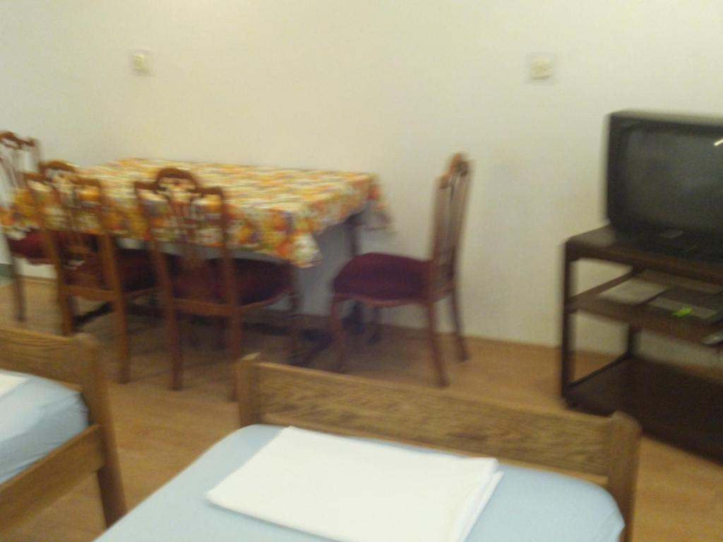 Apartment In Kustici With Balcony, Wifi, Washing Machine Exterior foto
